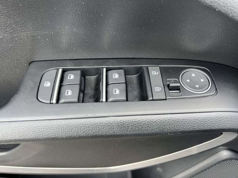 Used 2023 Kia Soul LX image 15