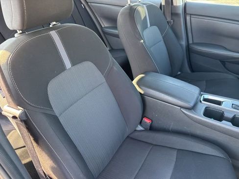 Used 2022 Nissan Sentra SV w/ Lighting Package image 28