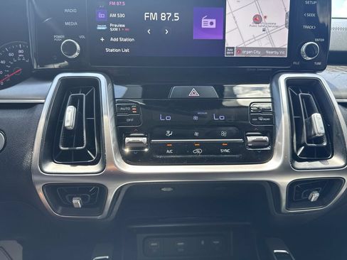Used 2023 Kia Sorento S FWD image 25