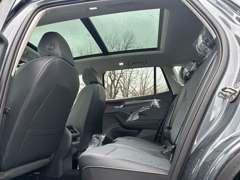 New 2026 Volkswagen Tiguan SE image 13