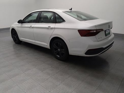 Used 2023 Volkswagen Jetta SE w/ Panoramic Sunroof Package FWD image 3