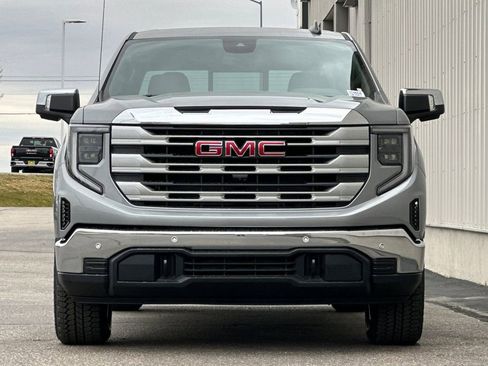 New 2026 GMC Sierra 1500 SLE w/ Preferred Package image 3