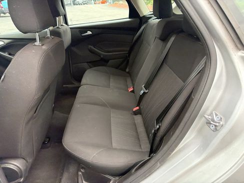 Used 2016 Ford Focus SE FWD image 5