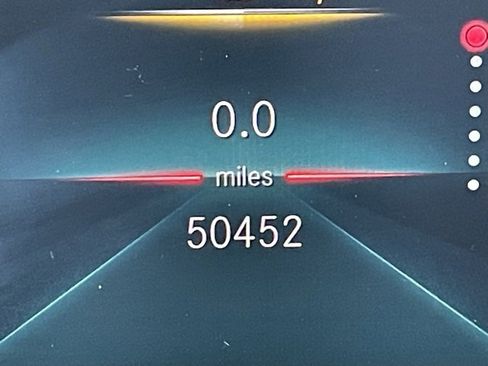 Used 2022 Mercedes-Benz GLA 250 4MATIC image 11