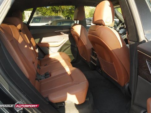 Used 2019 Audi Q8 Premium Plus w/ Premium Plus image 37