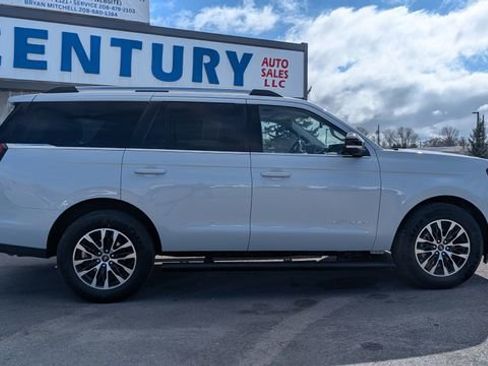 Used 2025 Ford Expedition Platinum AWD/4WD image 19