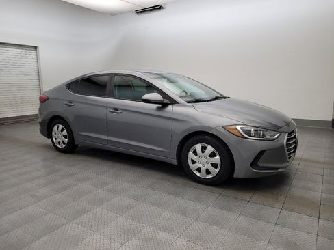 Used 2017 Hyundai Elantra SE image 11