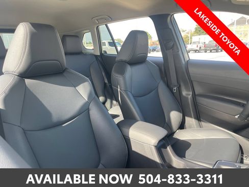 Certified 2026 Toyota Corolla Cross XLE FWD image 16