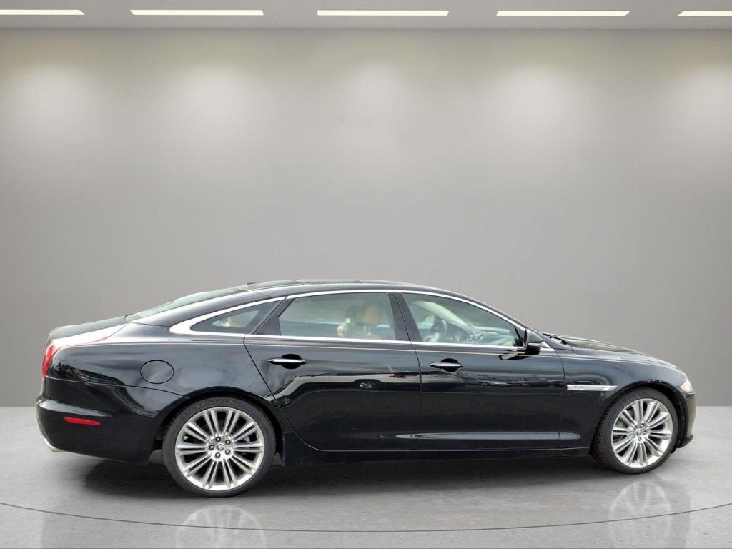 Used 2013 Jaguar XJ L Portfolio AWD/4WD image 2