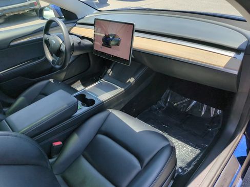 Used 2023 Tesla Model 3 Standard Range RWD image 16
