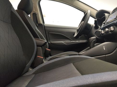 Used 2025 Nissan Versa SV FWD image 21