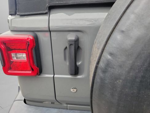 Used 2018 Jeep Wrangler Unlimited Sport S image 20