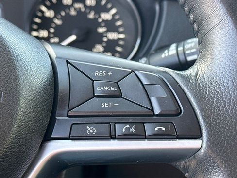 Used 2017 Nissan Rogue SV image 29