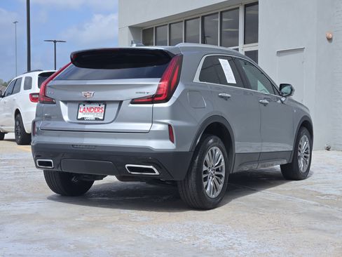 Used 2025 Cadillac XT4 Premium Luxury AWD/4WD image 8