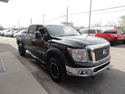 Used 2016 Nissan Titan XD image 5