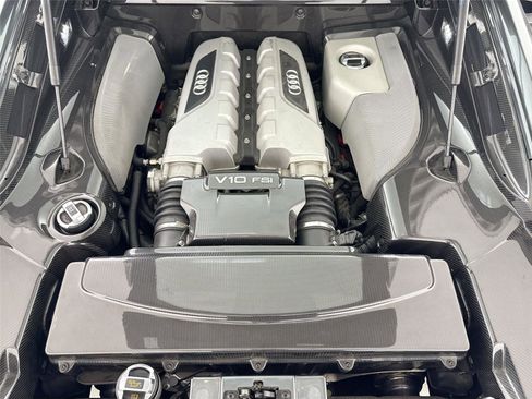 Used 2011 Audi R8 V10 image 35