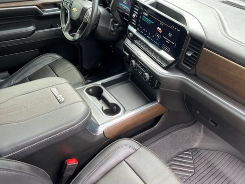 Used 2024 Chevrolet Silverado 3500 High Country w/ High Country Premium Package AWD/4WD image 17
