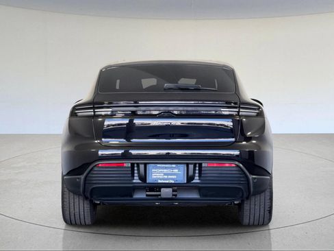 Certified 2025 Porsche Macan 4S Electric AWD/4WD image 7