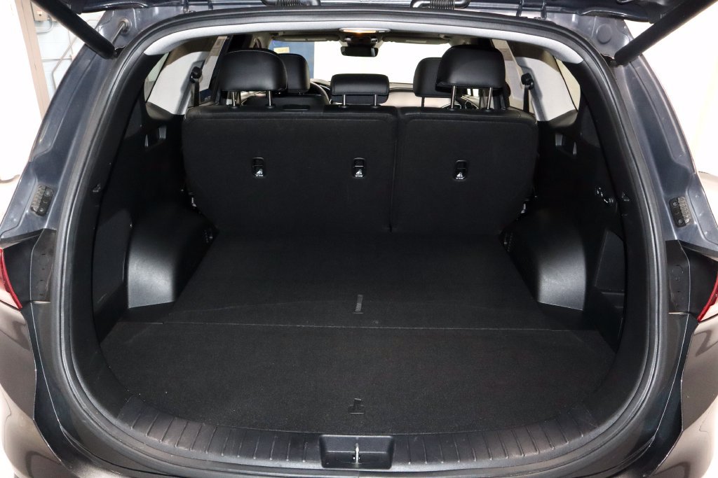 Used 2023 Hyundai Santa Fe Limited AWD/4WD image 15