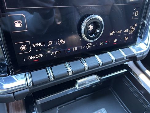 Certified 2025 GMC Yukon Denali image 35