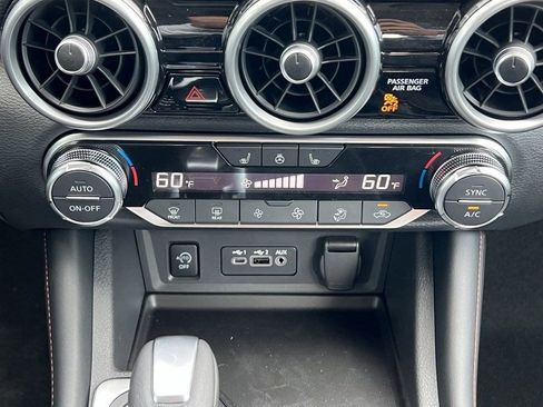 Used 2025 Nissan Sentra SR w/ SR Premium Package image 29