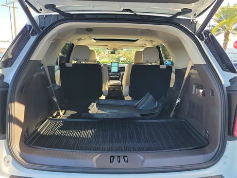 Used 2021 Ford Explorer Platinum w/ Equipment Group 601A image 11