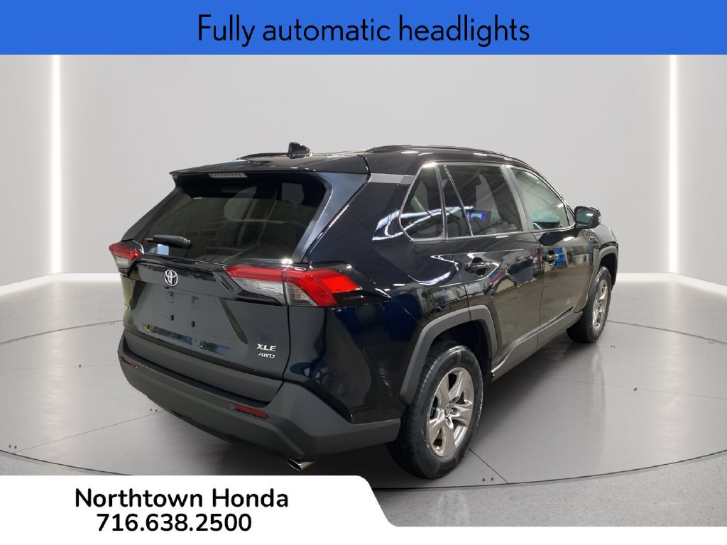 Used 2023 Toyota RAV4 XLE AWD/4WD image 9