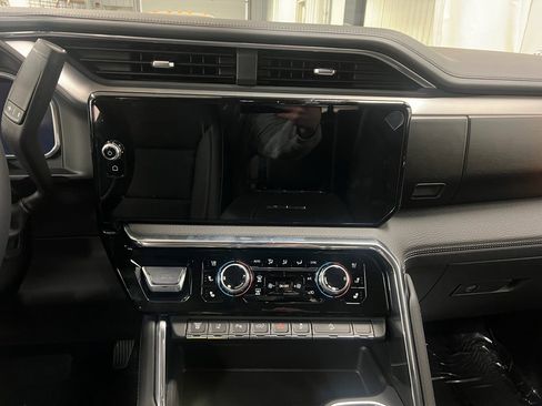 New 2026 GMC Sierra 3500 Denali w/ Denali Reserve Package image 12