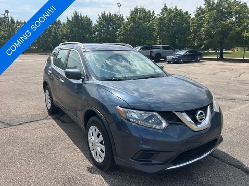 Used 2016 Nissan Rogue S w/ Appearance Package AWD/4WD image 4