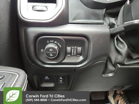 Used 2020 RAM 1500 Laramie image 26