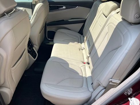 Used 2019 Lincoln Nautilus Reserve AWD/4WD image 23