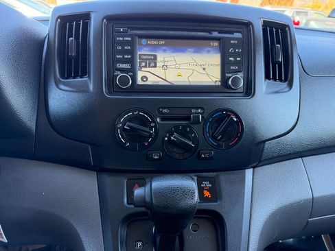 Used 2017 Chevrolet City Express LT w/ Technology Package image 32