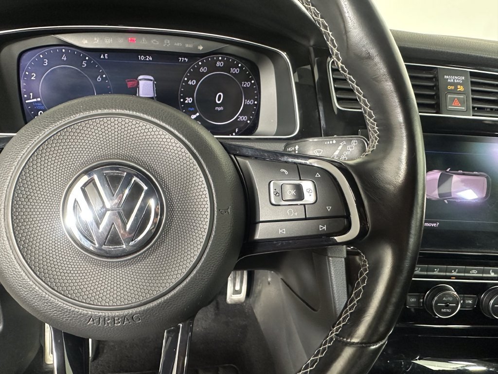 Used 2018 Volkswagen Golf R 4-Door AWD/4WD image 12