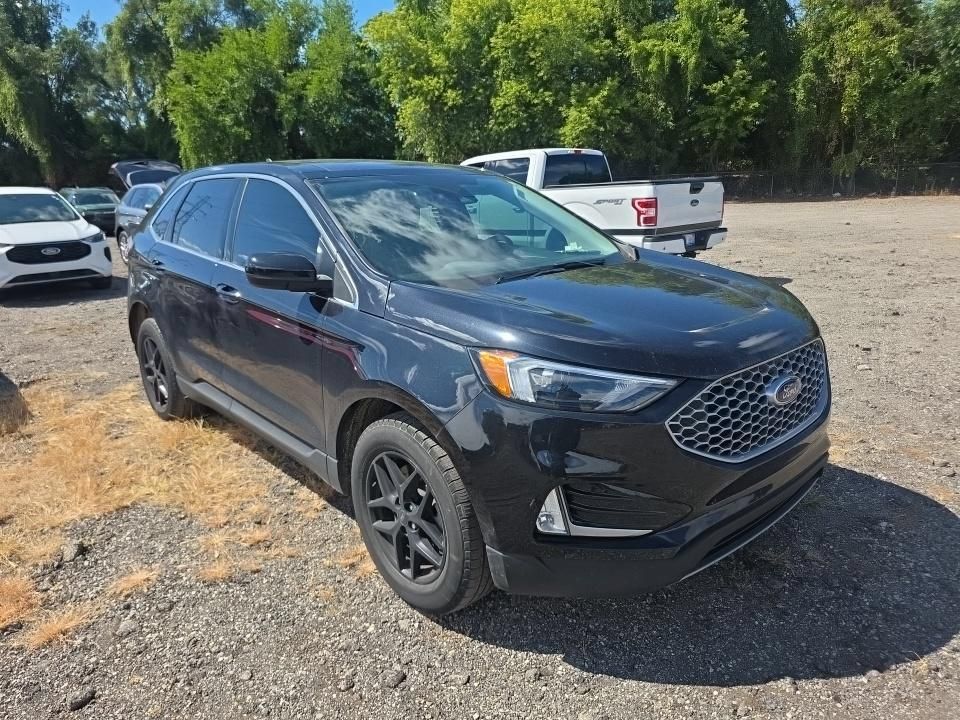 Used 2024 Ford Edge SEL w/ Convenience Package AWD/4WD image 2