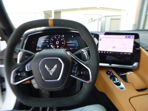 Used 2023 Chevrolet Corvette Stingray Premium Cpe w/ Z51 Performance Package RWD image 9