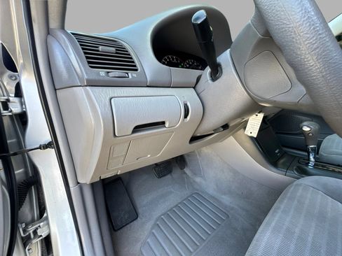 Used 2005 Toyota Camry LE FWD image 23