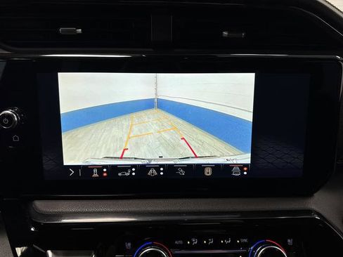 Used 2024 GMC Sierra 1500 AT4 w/ Technology Package image 10