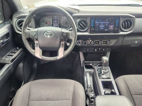 Used 2019 Toyota Tacoma TRD Off-Road AWD/4WD image 27