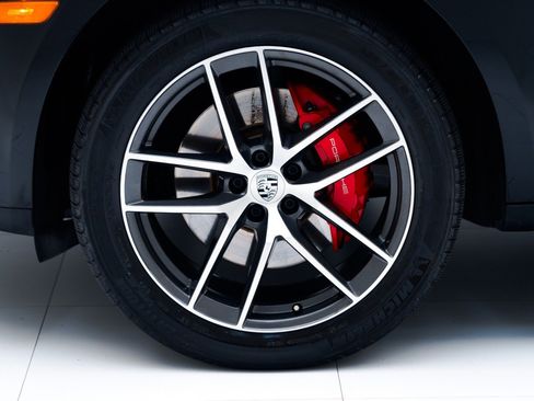 Used 2022 Porsche Macan S image 12