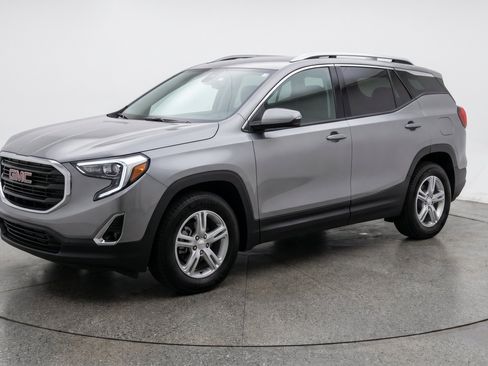 Used 2024 GMC Terrain SLE FWD image 3