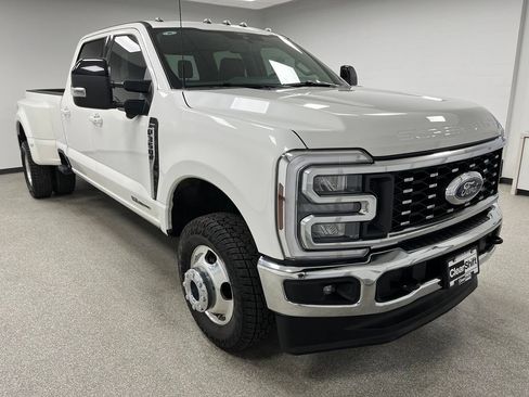 Used 2025 Ford F350 Lariat AWD/4WD image 2