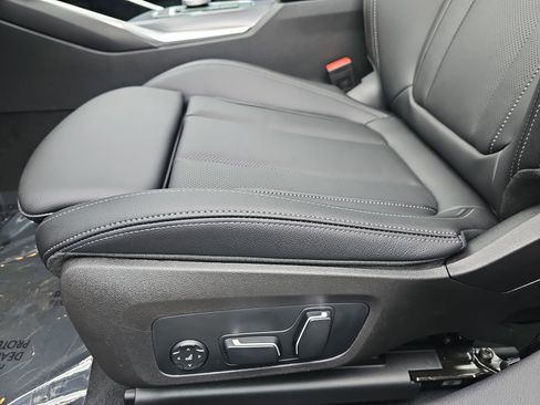 New 2026 BMW 330i Sedan w/ Premium Package image 30