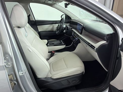 Certified 2025 Hyundai Tucson Limited FWD image 26