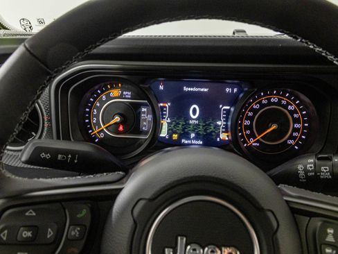 New 2026 Jeep Wrangler Unlimited Rubicon AWD/4WD image 32