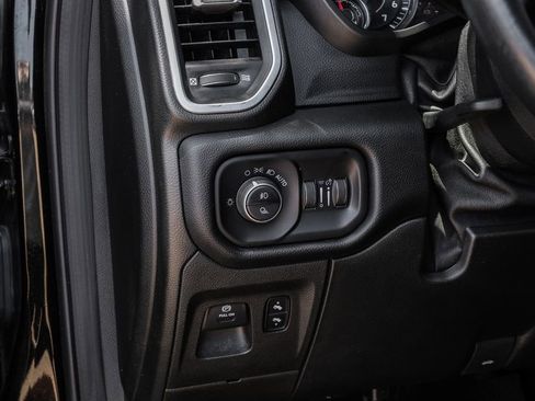 Used 2019 RAM 1500 Big Horn AWD/4WD image 40