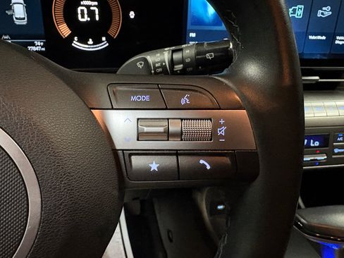 Used 2025 Hyundai Kona SEL AWD/4WD image 16