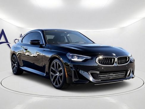 Used 2022 BMW 230i Coupe w/ Convenience Package RWD image 3