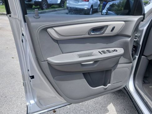 Used 2016 Chevrolet Traverse LS FWD image 11