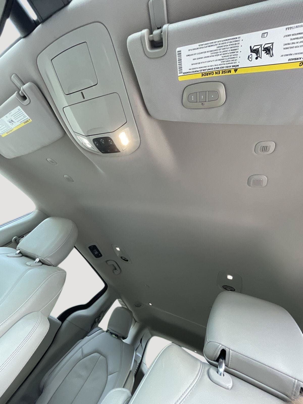Used 2020 Chrysler Pacifica Touring-L FWD image 25