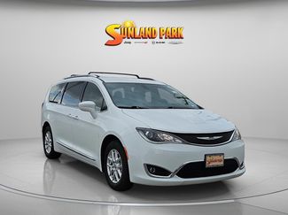 Used 2020 Chrysler Pacifica Touring-L image 1